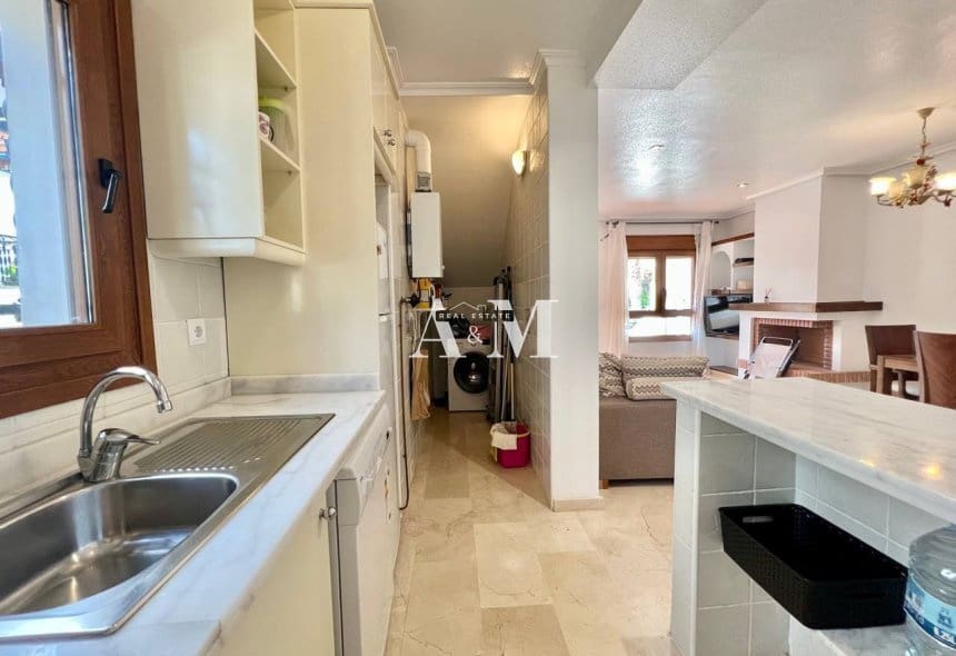 2 soveværelse Bungalow til leje i Villamartin med swimmingpool - € 900 (Ref: 10183853)