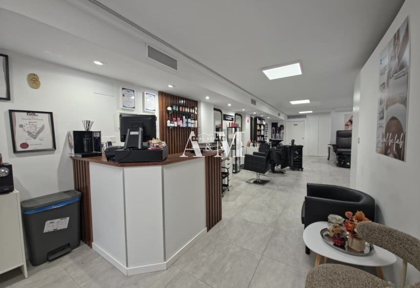 Comercial para arrendar em Torrevieja - 1 500 € (Ref: 10183854)