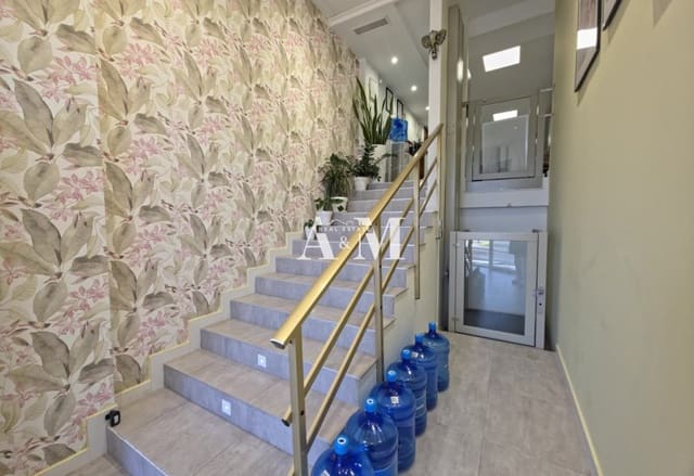 Comercial para arrendar em Centro - Muelle Pesquero, Torrevieja - 1 500 € (Ref: 10183854)