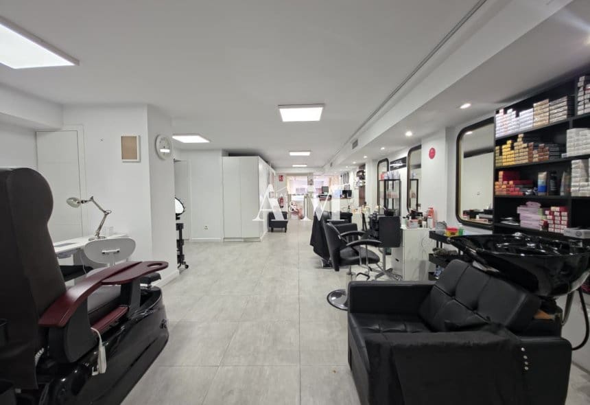 Comercial para arrendar em Torrevieja - 1 500 € (Ref: 10183854)
