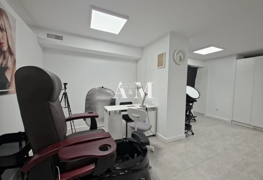 Comercial para arrendar em Torrevieja - 1 500 € (Ref: 10183854)
