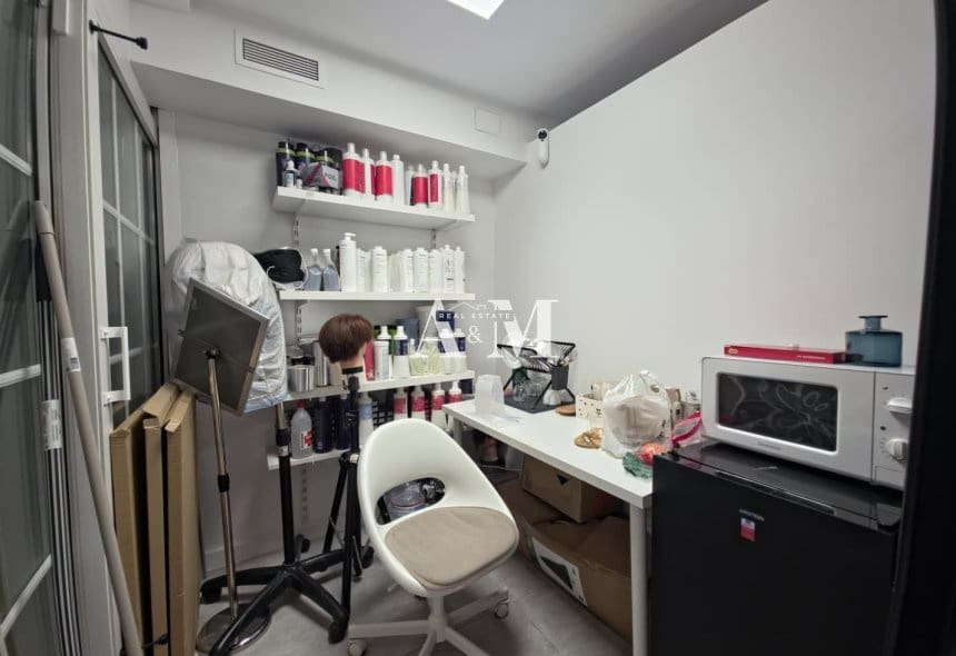 Comercial para arrendar em Torrevieja - 1 500 € (Ref: 10183854)