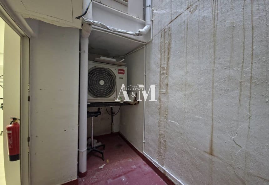 Comercial para arrendar em Torrevieja - 1 500 € (Ref: 10183854)