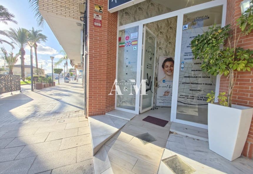 Comercial para arrendar em Torrevieja - 1 500 € (Ref: 10183854)