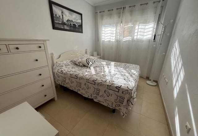 1 slaapkamer Appartement te huur in Punta Prima, Torrevieja met zwembad - € 800 (Ref: 10185936)