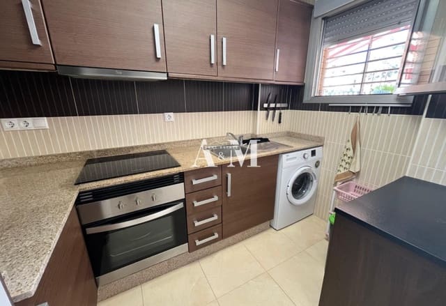 1 slaapkamer Appartement te huur in Punta Prima, Torrevieja met zwembad - € 800 (Ref: 10185936)