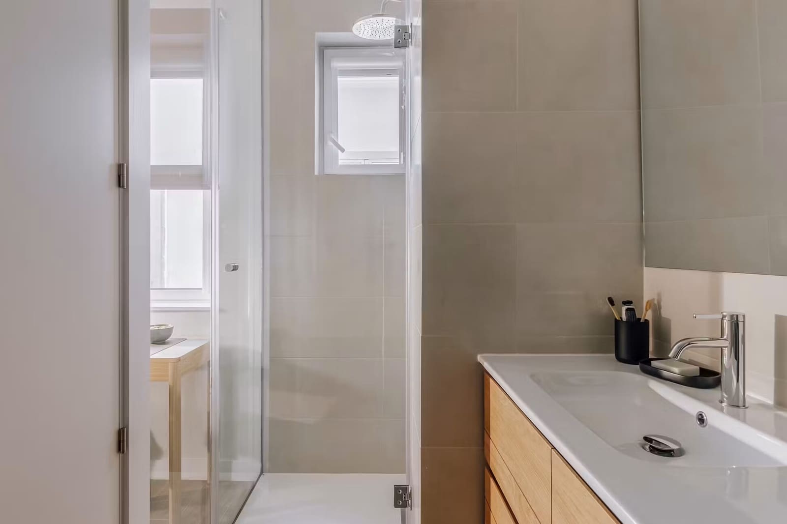 3 sovrum Lägenhet att hyra i Madrid stad - 1 800 € (Ref: 10029808)
