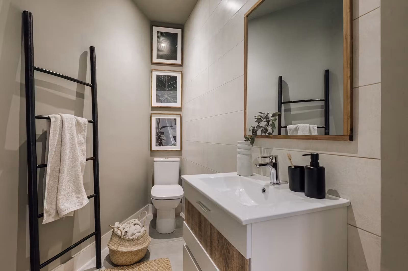 3 bedroom Flat for rent in Barcelona city - € 1,000 (Ref: 10029844)