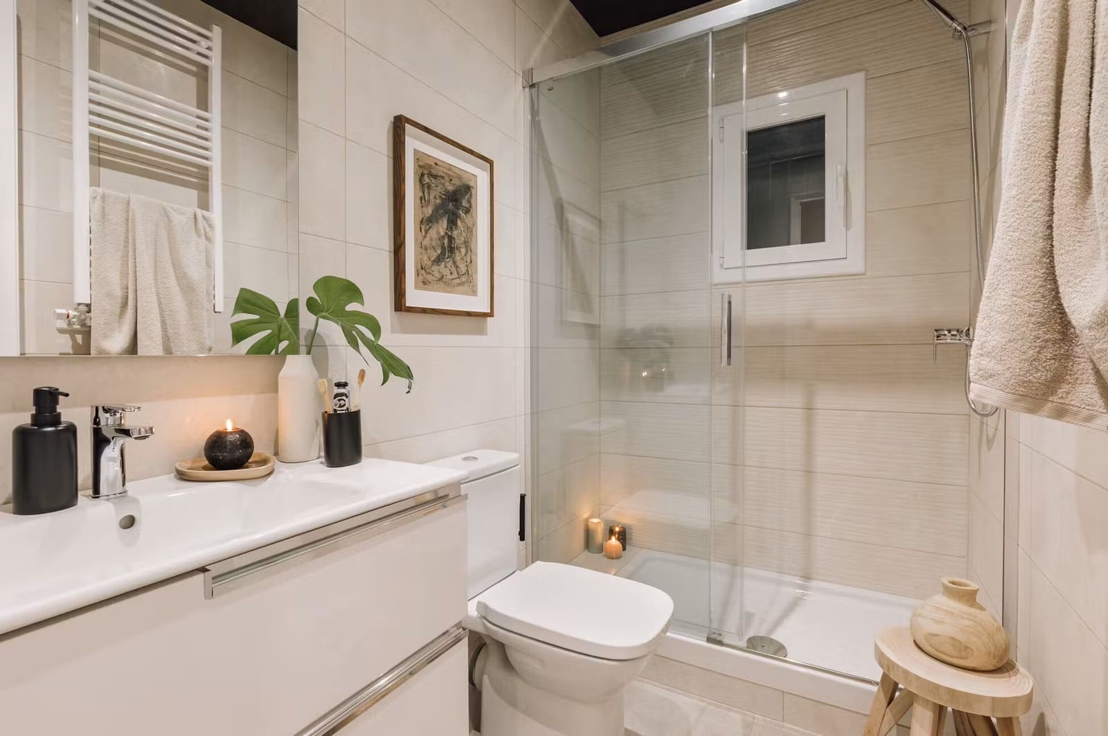 3 bedroom Flat for rent in Barcelona city - € 1,000 (Ref: 10029844)
