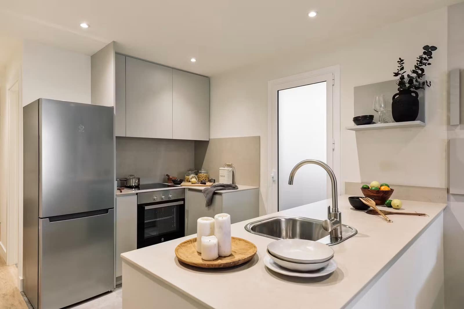 2 quarto Apartamento para arrendar em Barcelona cidade - 1 100 € (Ref: 10029857)