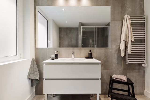 2 bedroom Flat for rent in Barcelona city - € 1,100 (Ref: 10029857)