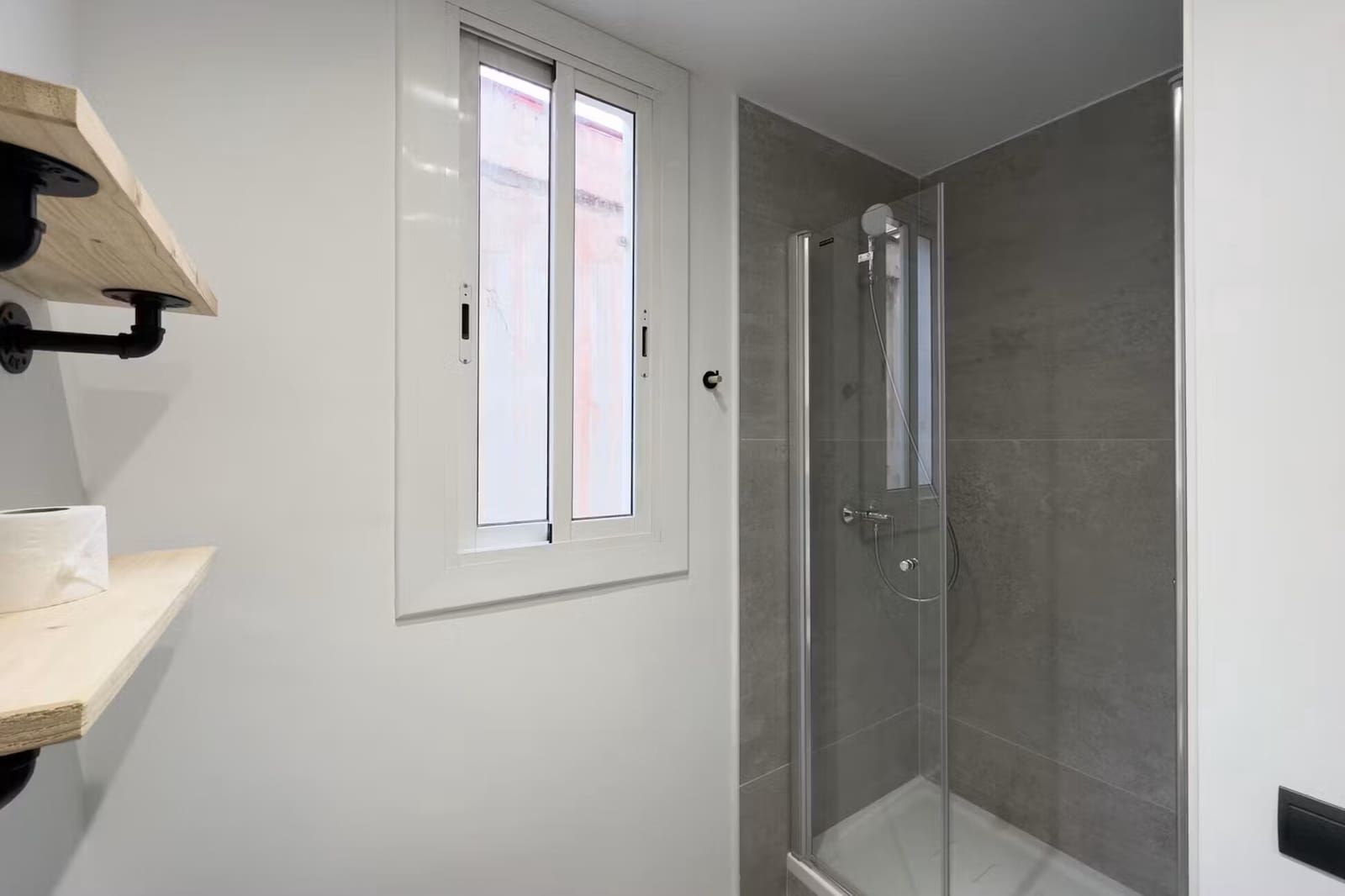 Piso de 2 habitaciones en Barcelona ciudad en alquiler - 900 € (Ref: 10029861)