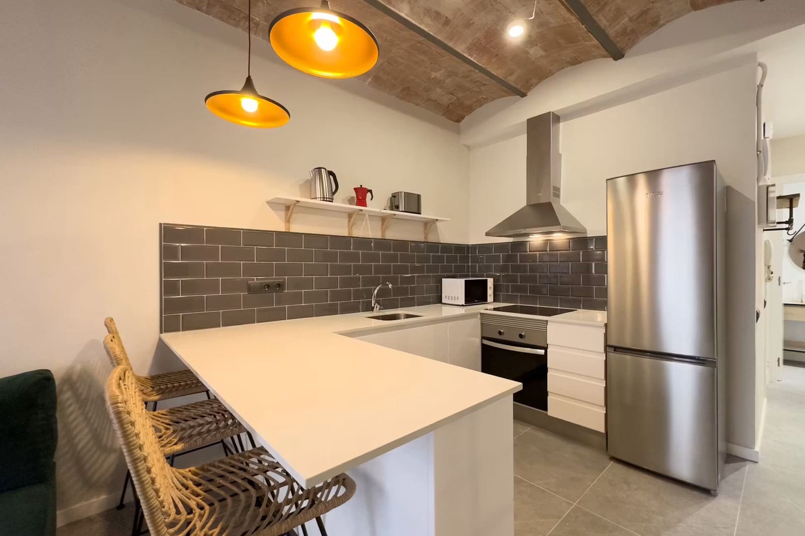 Piso de 2 habitaciones en Barcelona ciudad en alquiler - 900 € (Ref: 10029861)