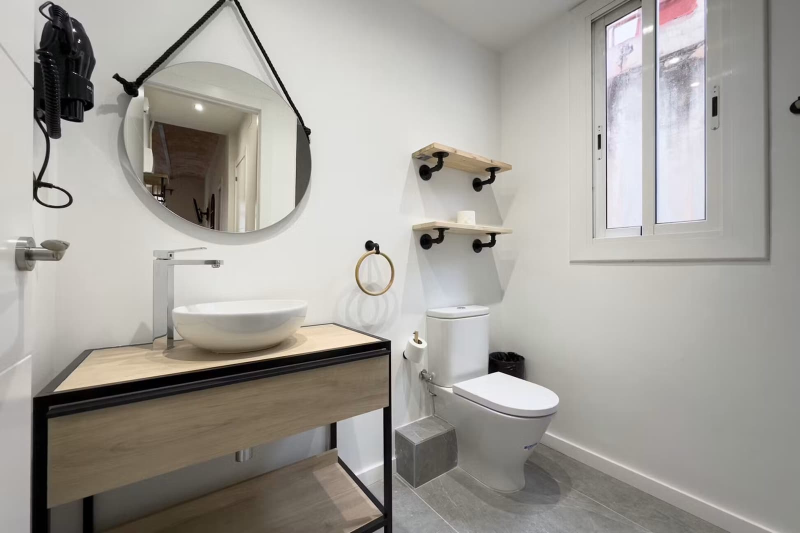 Piso de 2 habitaciones en Barcelona ciudad en alquiler - 900 € (Ref: 10029861)