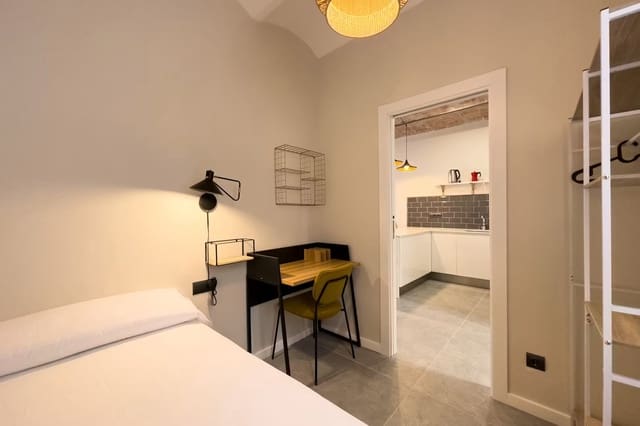 Piso de 2 habitaciones en Barcelona ciudad en alquiler - 900 € (Ref: 10029861)