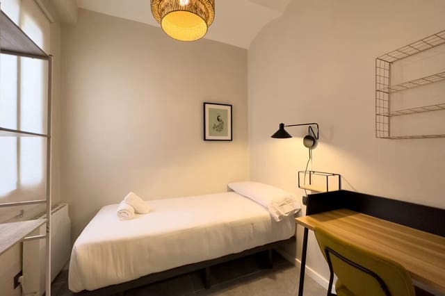 Piso de 2 habitaciones en Barcelona ciudad en alquiler - 900 € (Ref: 10029861)