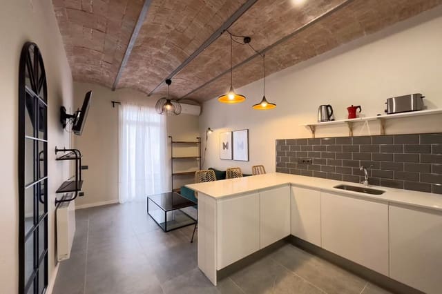 Piso de 2 habitaciones en Barcelona ciudad en alquiler - 900 € (Ref: 10029861)