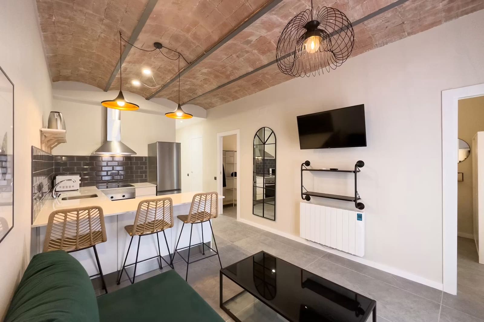 Piso de 2 habitaciones en Barcelona ciudad en alquiler - 900 € (Ref: 10029861)