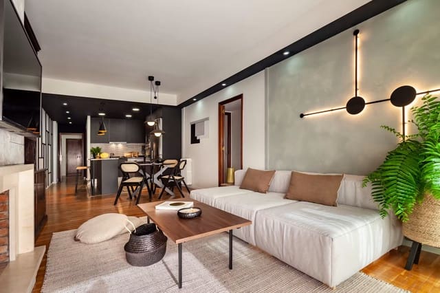 Piso de 3 habitaciones en Barcelona ciudad en alquiler - 1.200 € (Ref: 10029864)