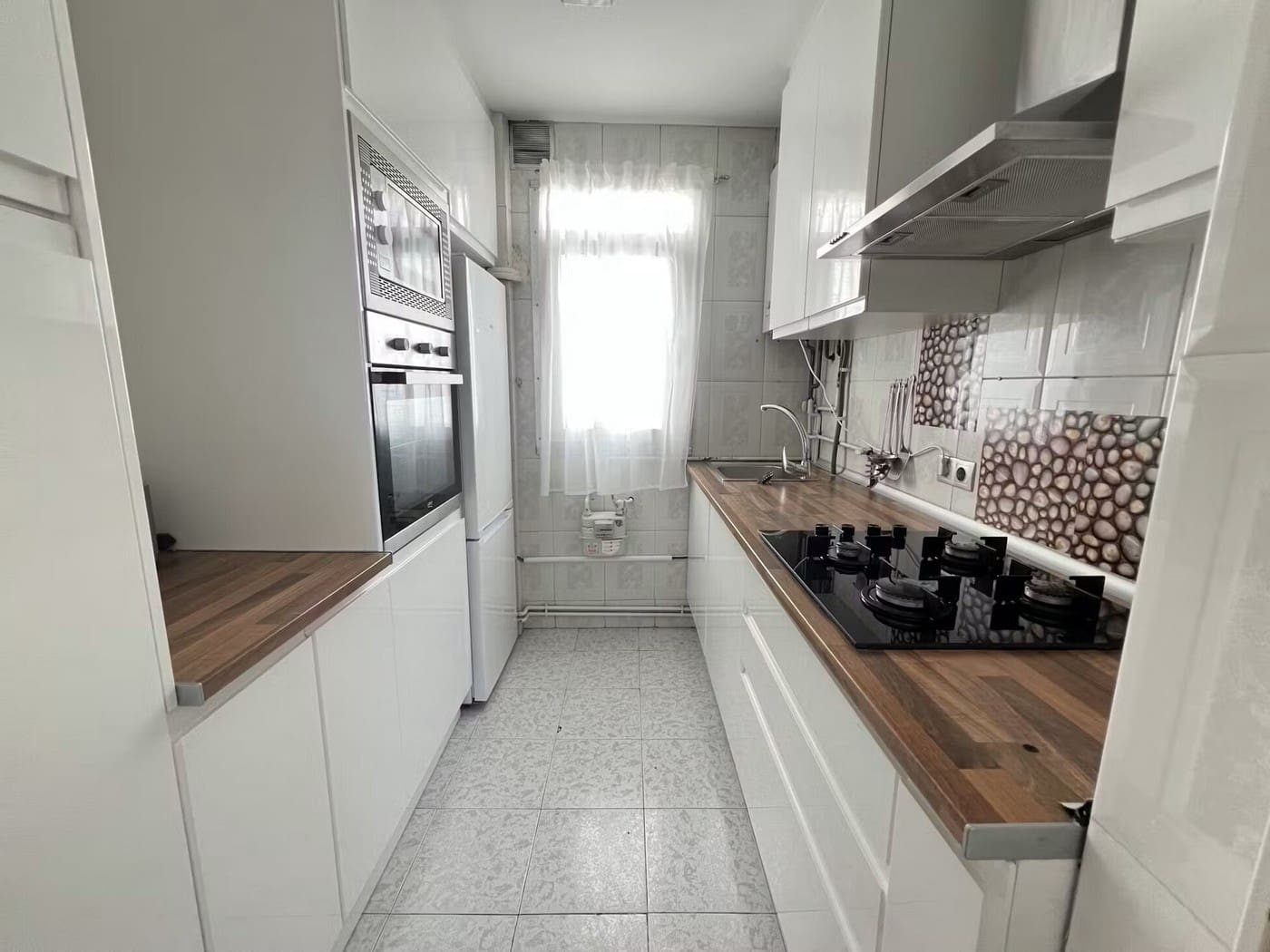 2 quarto Apartamento para arrendar em Madrid cidade - 1 050 € (Ref: 10029866)