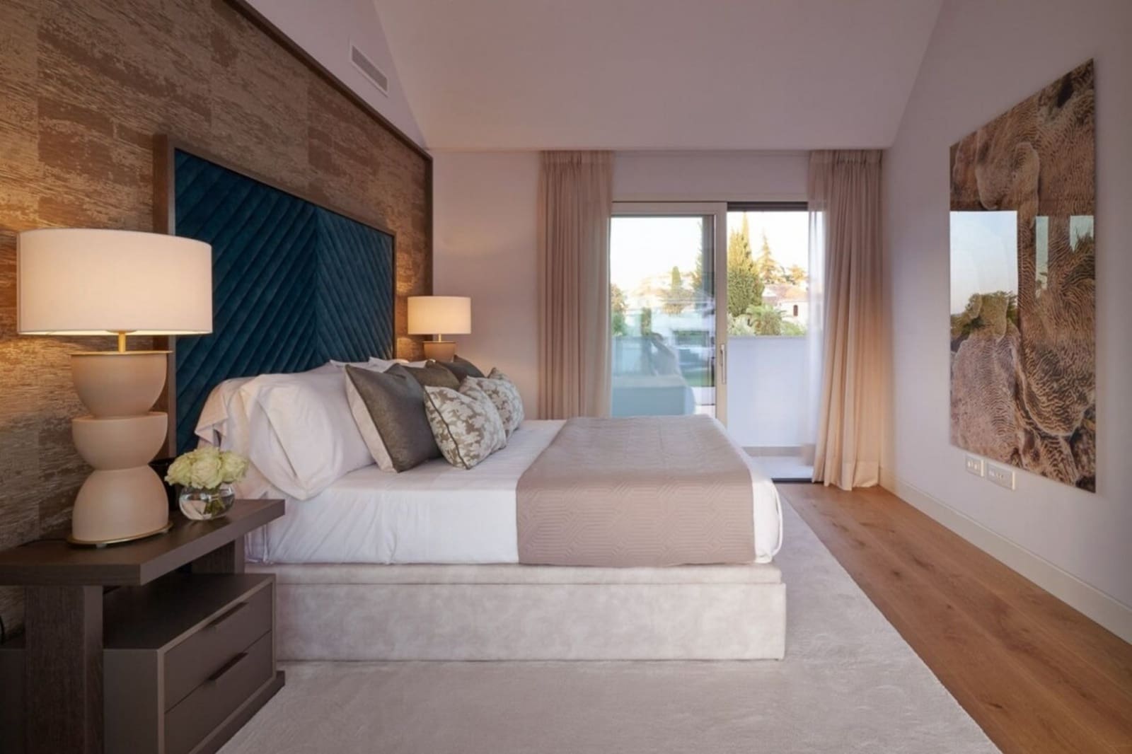 3 bedroom Flat for rent in Marbella with pool - € 2,200 (Ref: 10033218)