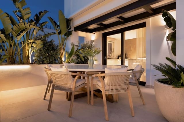 Appartement de 3 chambres à louer à Marbella avec piscine - 2 200 € (Ref: 10033218)
