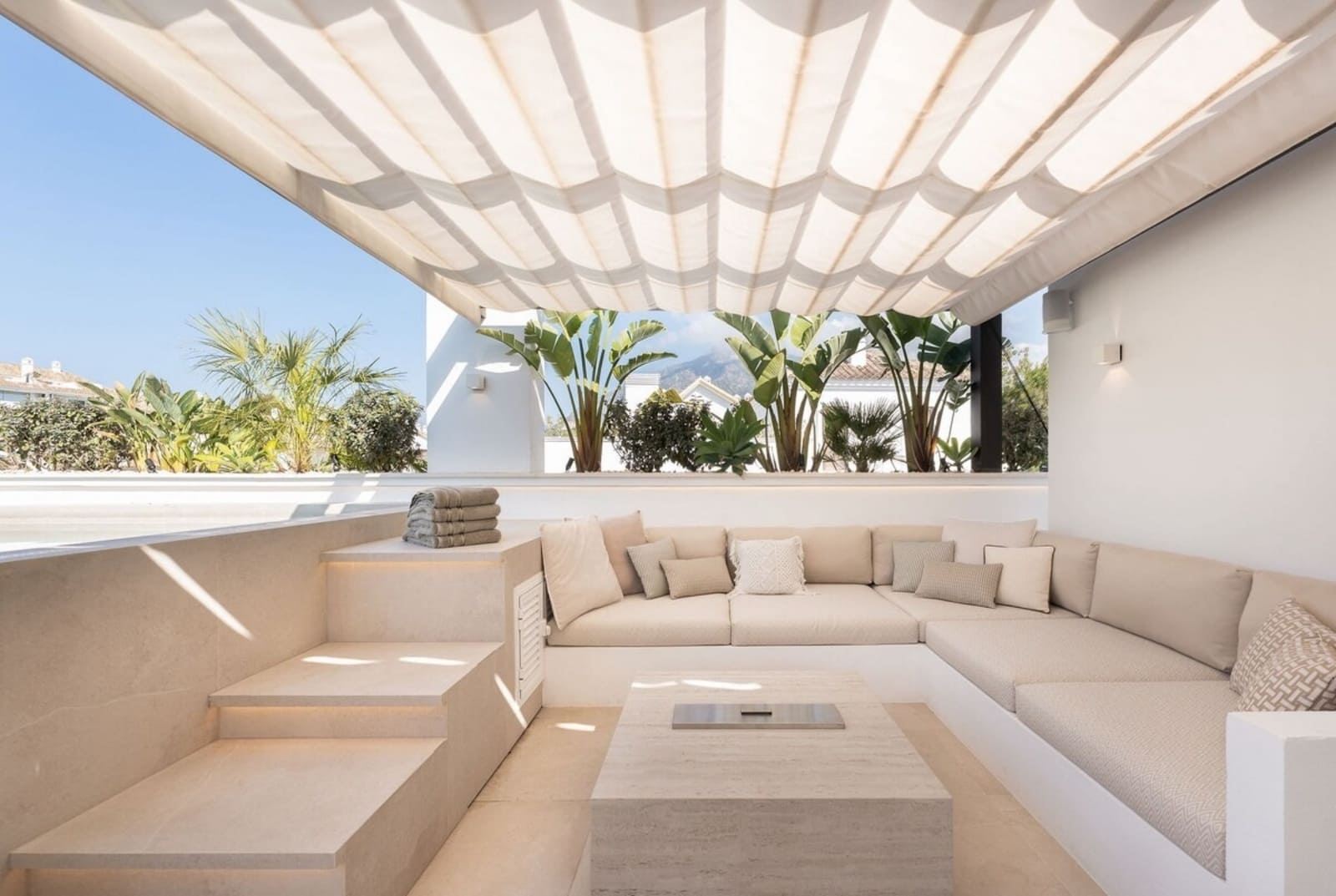 3 bedroom Flat for rent in Marbella with pool - € 2,200 (Ref: 10033218)