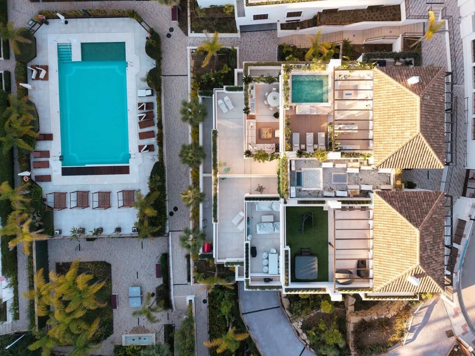 3 bedroom Flat for rent in Marbella with pool - € 2,200 (Ref: 10033218)