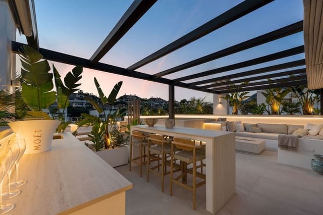 Appartement de 3 chambres à louer à Marbella avec piscine - 2 200 € (Ref: 10033218)