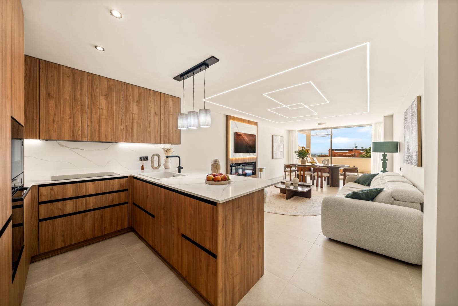3 slaapkamer Penthouse te huur in Marbella met zwembad - € 2.400 (Ref: 10033220)