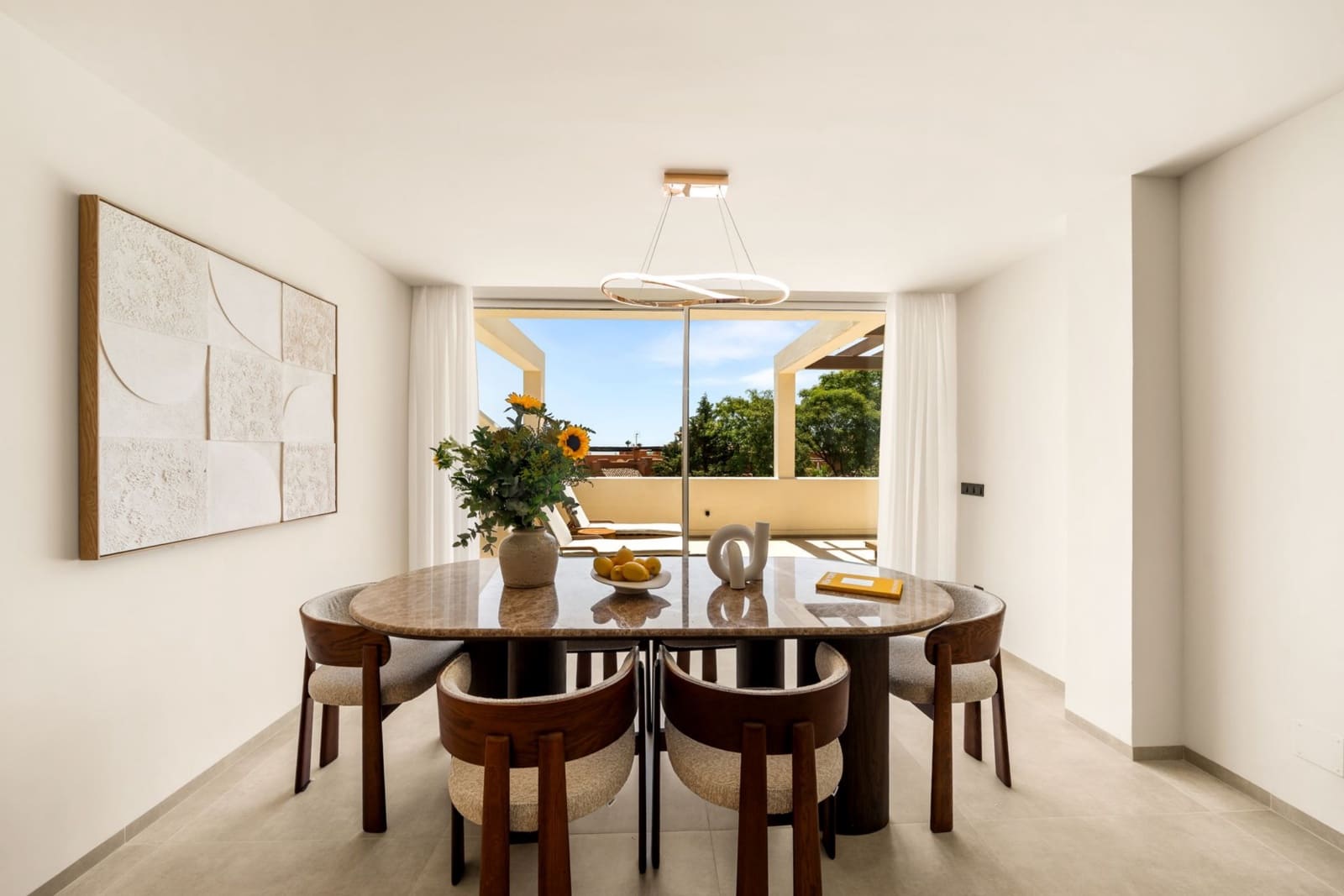 3 slaapkamer Penthouse te huur in Marbella met zwembad - € 2.400 (Ref: 10033220)