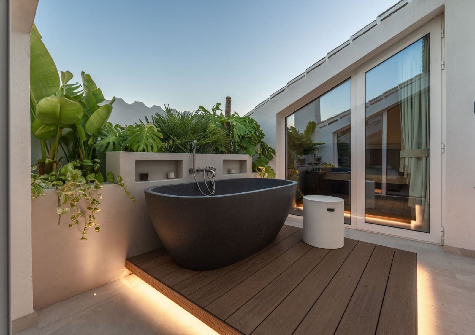 3 sovrum Takvåning att hyra i Marbella - 2 500 € (Ref: 10033221)
