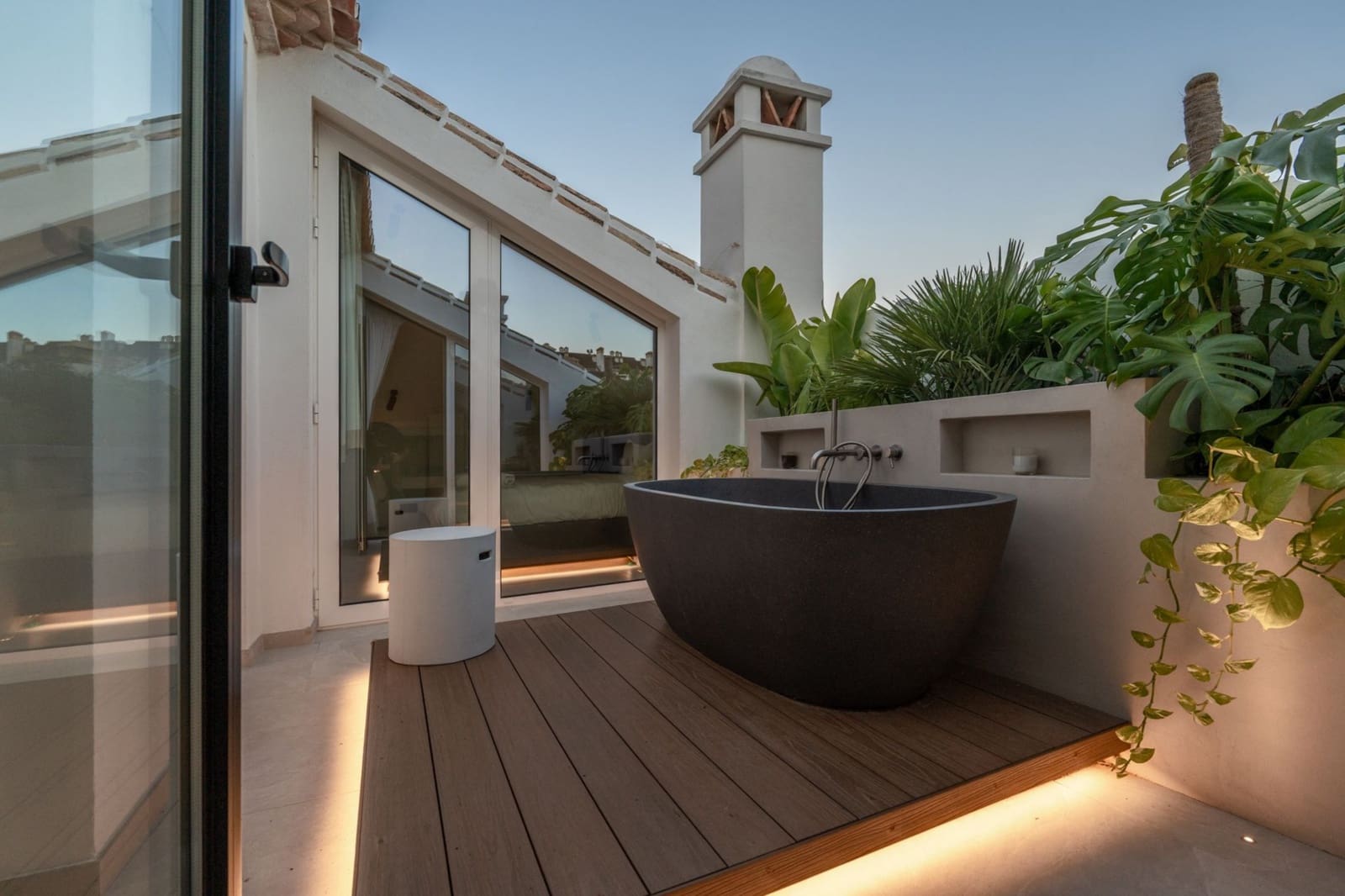 3 sovrum Takvåning att hyra i Marbella - 2 500 € (Ref: 10033221)