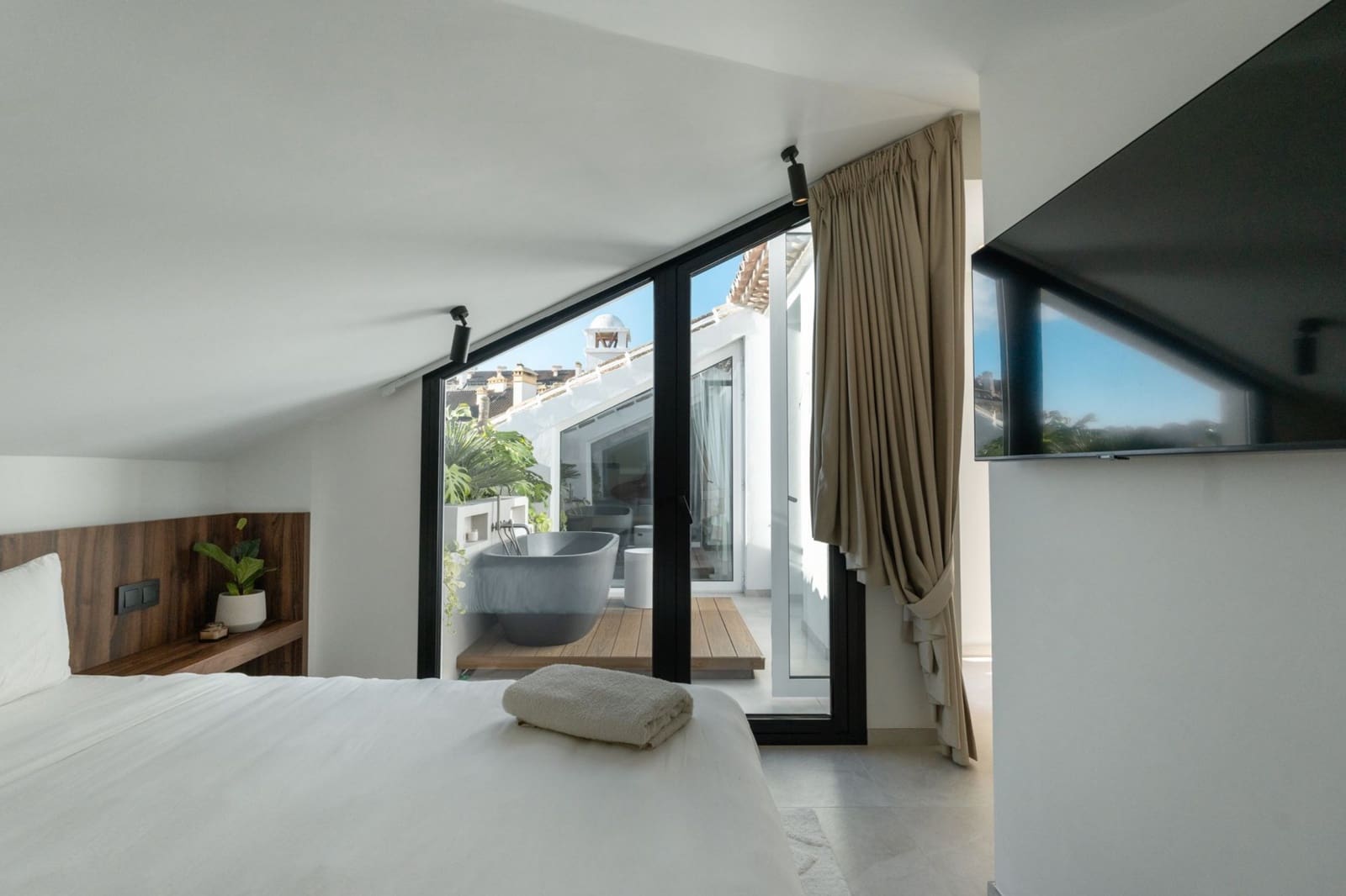 3 sovrum Takvåning att hyra i Marbella - 2 500 € (Ref: 10033221)