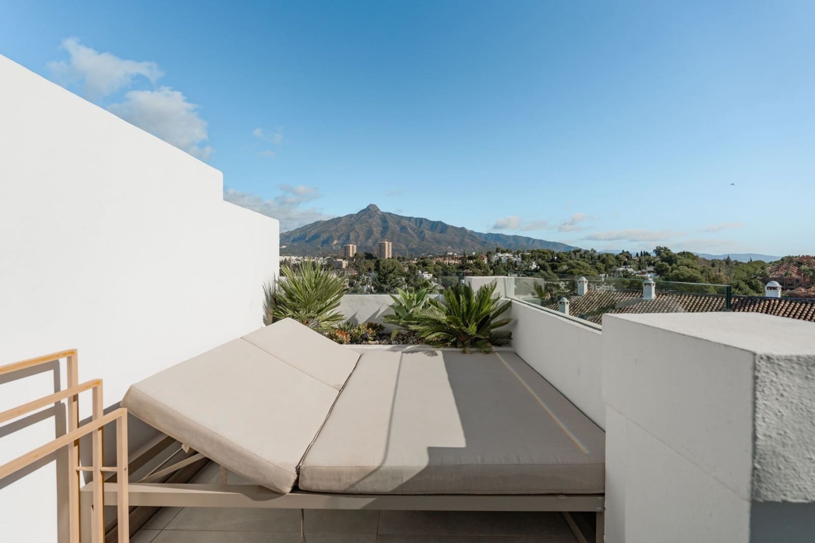 3 sovrum Takvåning att hyra i Marbella - 2 500 € (Ref: 10033221)