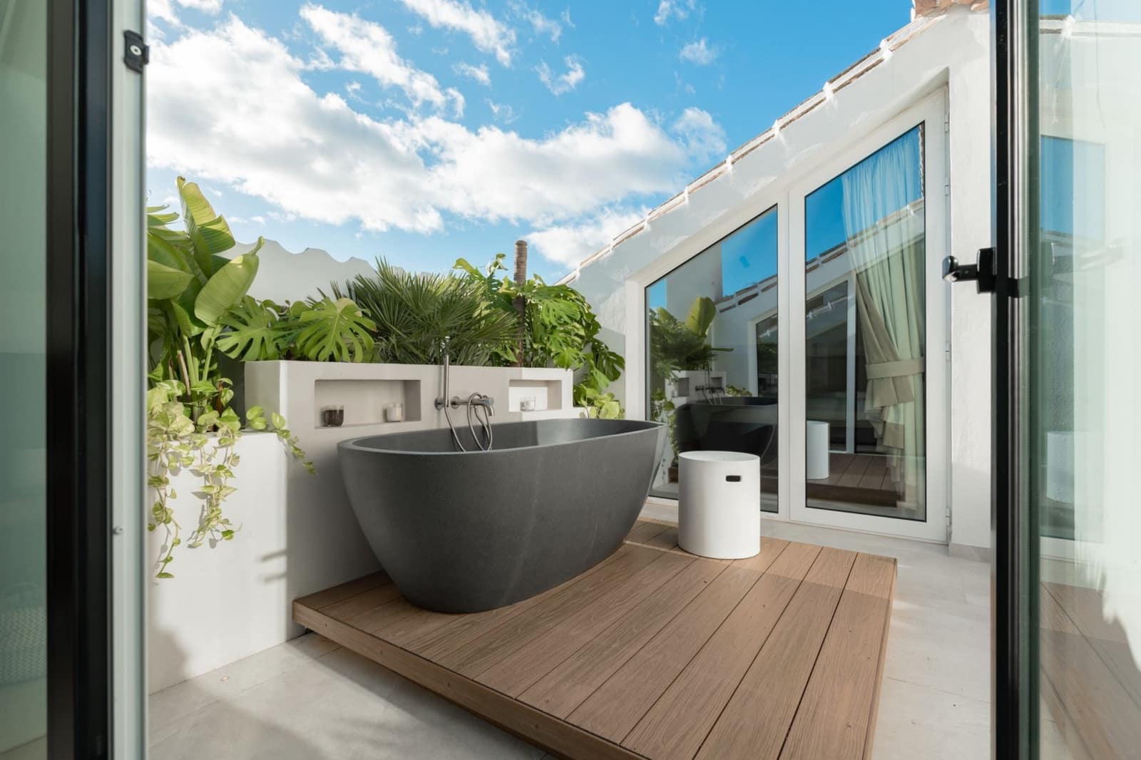 3 sovrum Takvåning att hyra i Marbella - 2 500 € (Ref: 10033221)