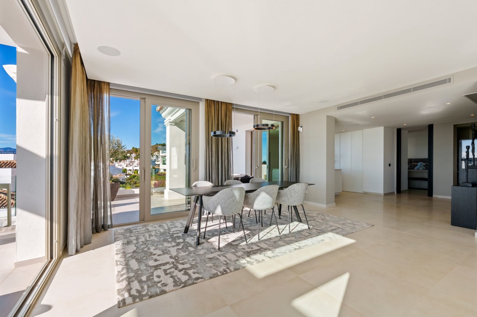 3 slaapkamer Penthouse te huur in Marbella met zwembad garage - € 2.300 (Ref: 10033222)