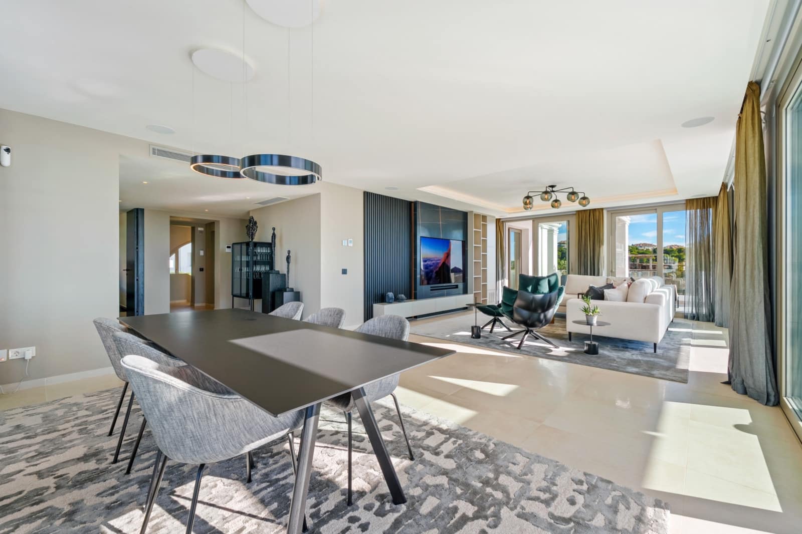 3 slaapkamer Penthouse te huur in Marbella met zwembad garage - € 2.300 (Ref: 10033222)