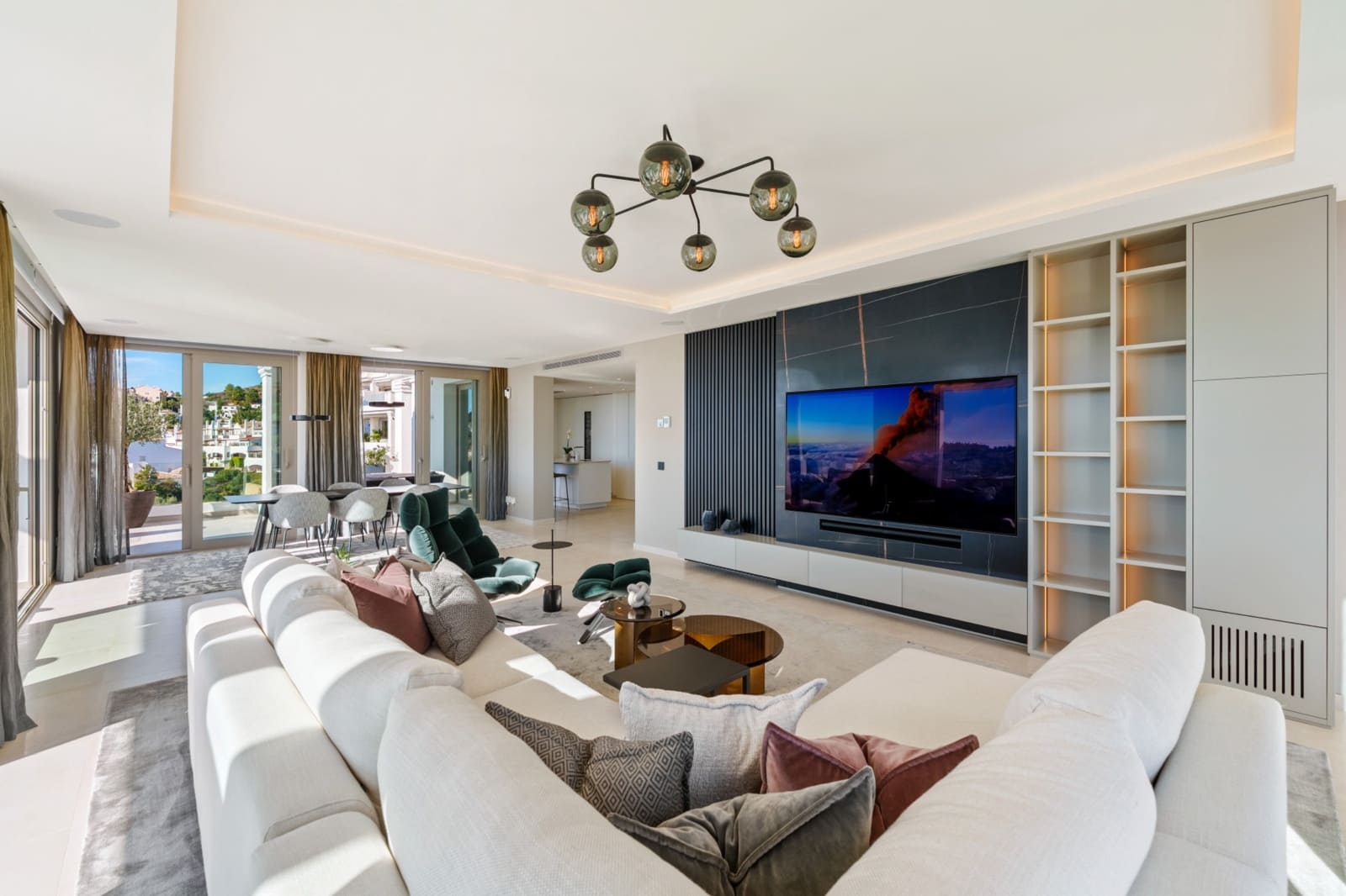 3 slaapkamer Penthouse te huur in Marbella met zwembad garage - € 2.300 (Ref: 10033222)