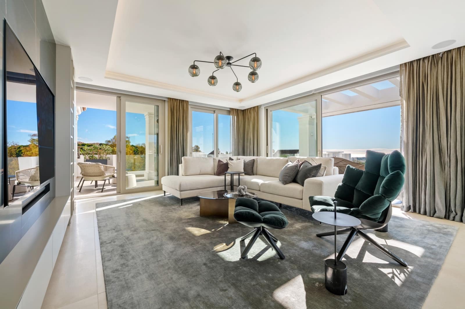 3 slaapkamer Penthouse te huur in Marbella met zwembad garage - € 2.300 (Ref: 10033222)
