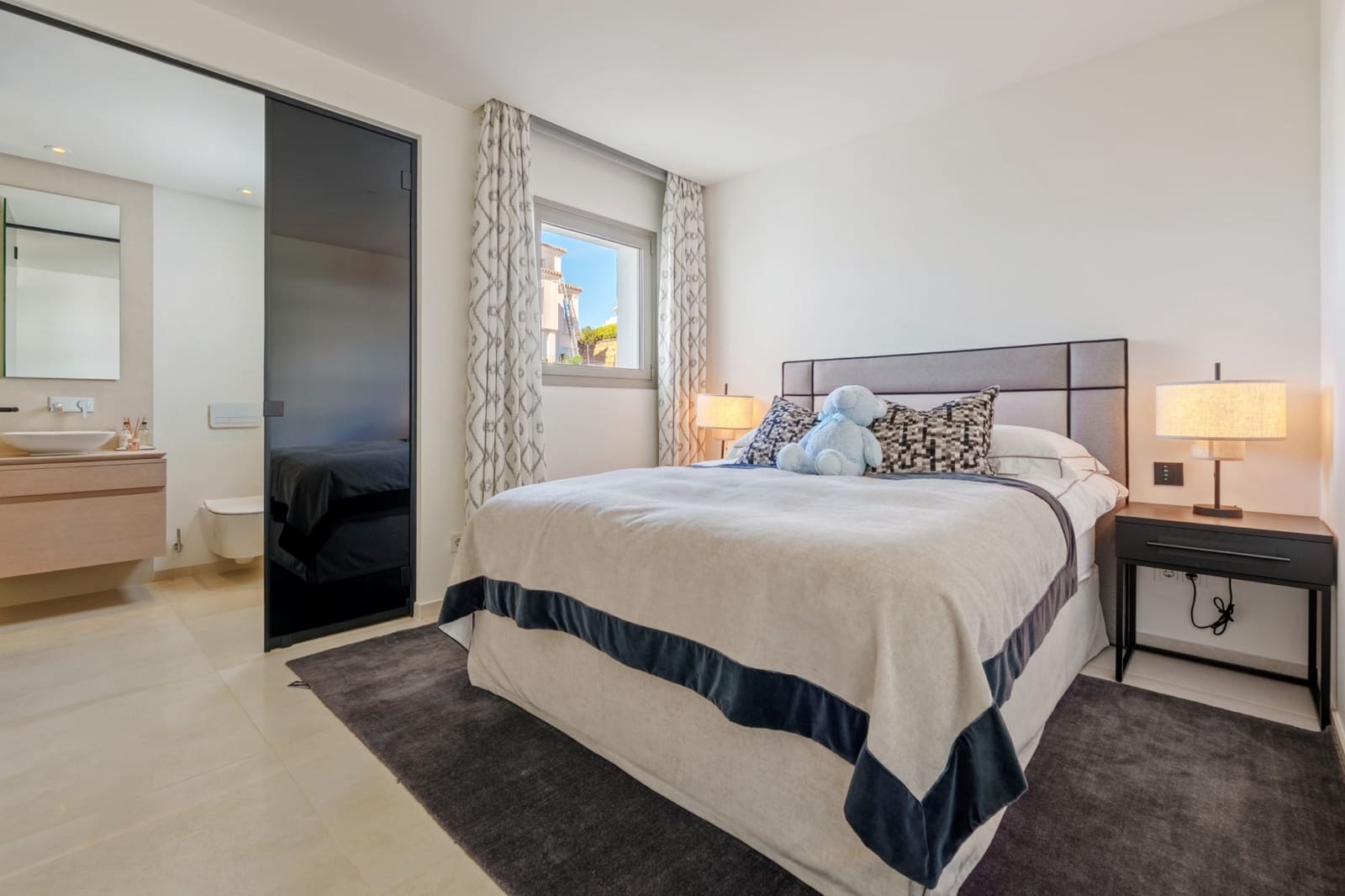 3 slaapkamer Penthouse te huur in Marbella met zwembad garage - € 2.300 (Ref: 10033222)