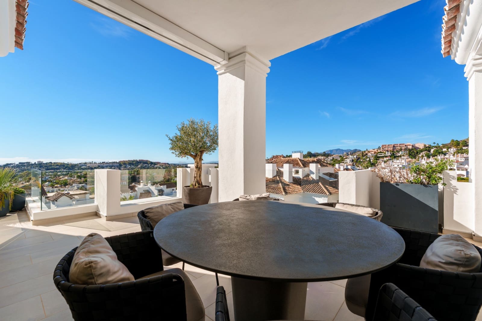 3 slaapkamer Penthouse te huur in Marbella met zwembad garage - € 2.300 (Ref: 10033222)