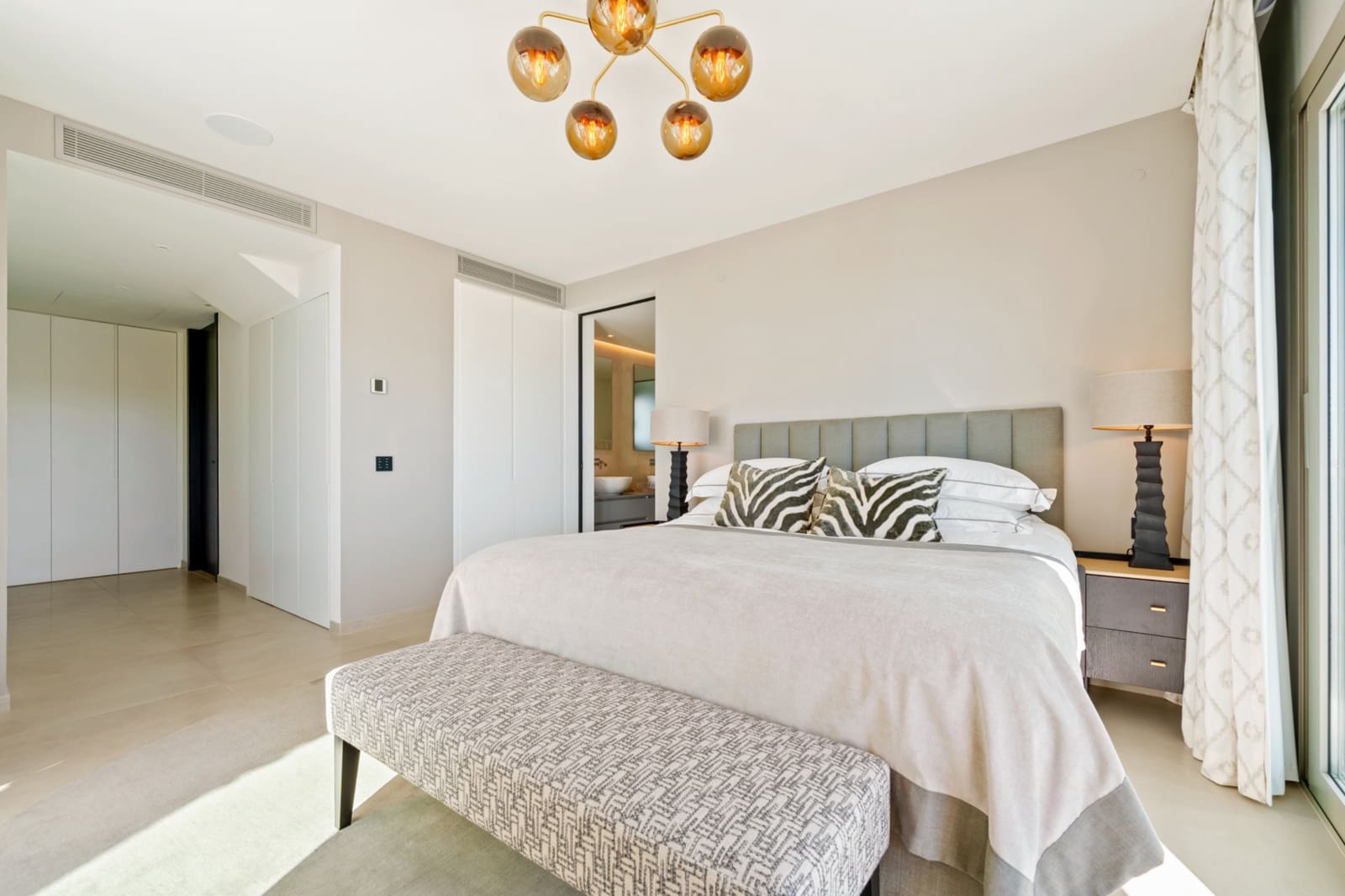 3 slaapkamer Penthouse te huur in Marbella met zwembad garage - € 2.300 (Ref: 10033222)