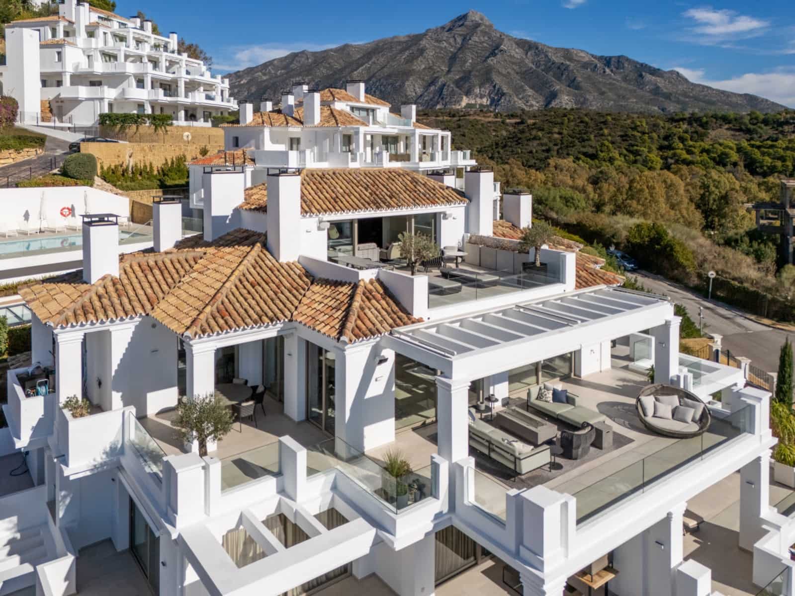 3 slaapkamer Penthouse te huur in Marbella met zwembad garage - € 2.300 (Ref: 10033222)