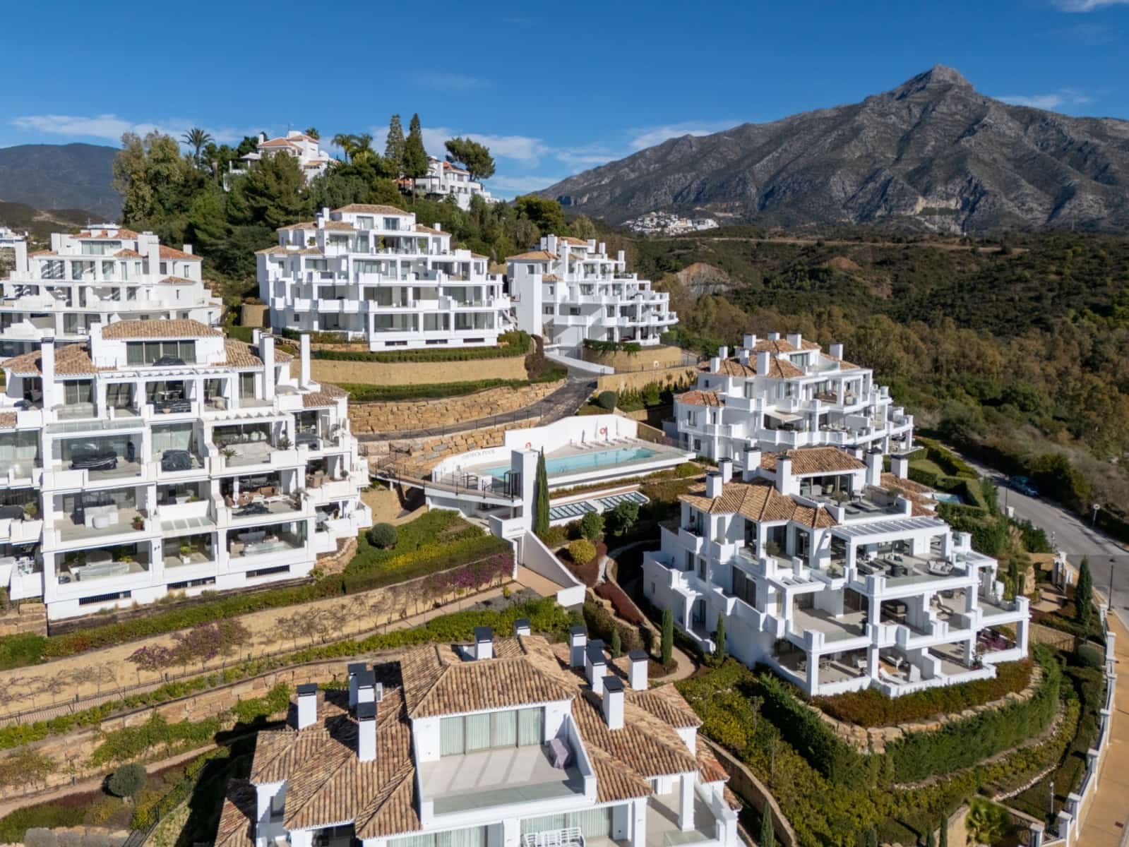 3 slaapkamer Penthouse te huur in Marbella met zwembad garage - € 2.300 (Ref: 10033222)