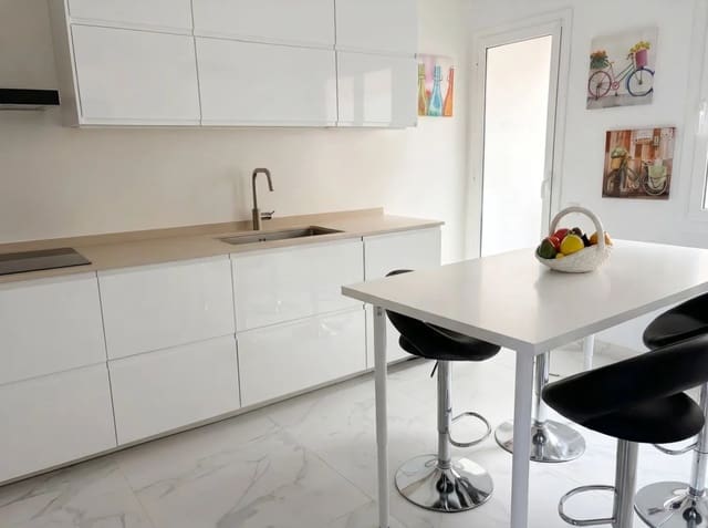 2 Zimmer Wohnung zu vermieten in Marbella - 1.400 € (Ref: 10033224)