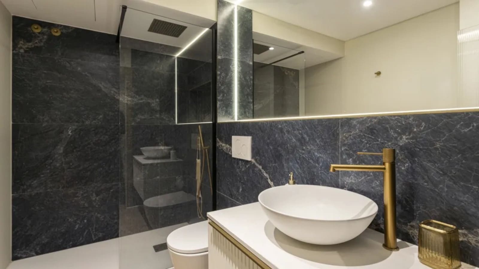 2 makuuhuone Asunto vuokrattavana paikassa Barcelona kaupunki - 1 400 € (Ref: 10033225)