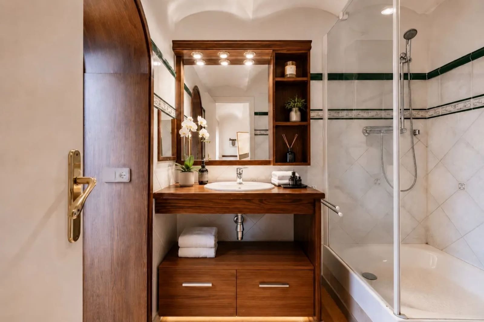 4 makuuhuone Asunto vuokrattavana paikassa Barcelona kaupunki - 1 800 € (Ref: 10033227)