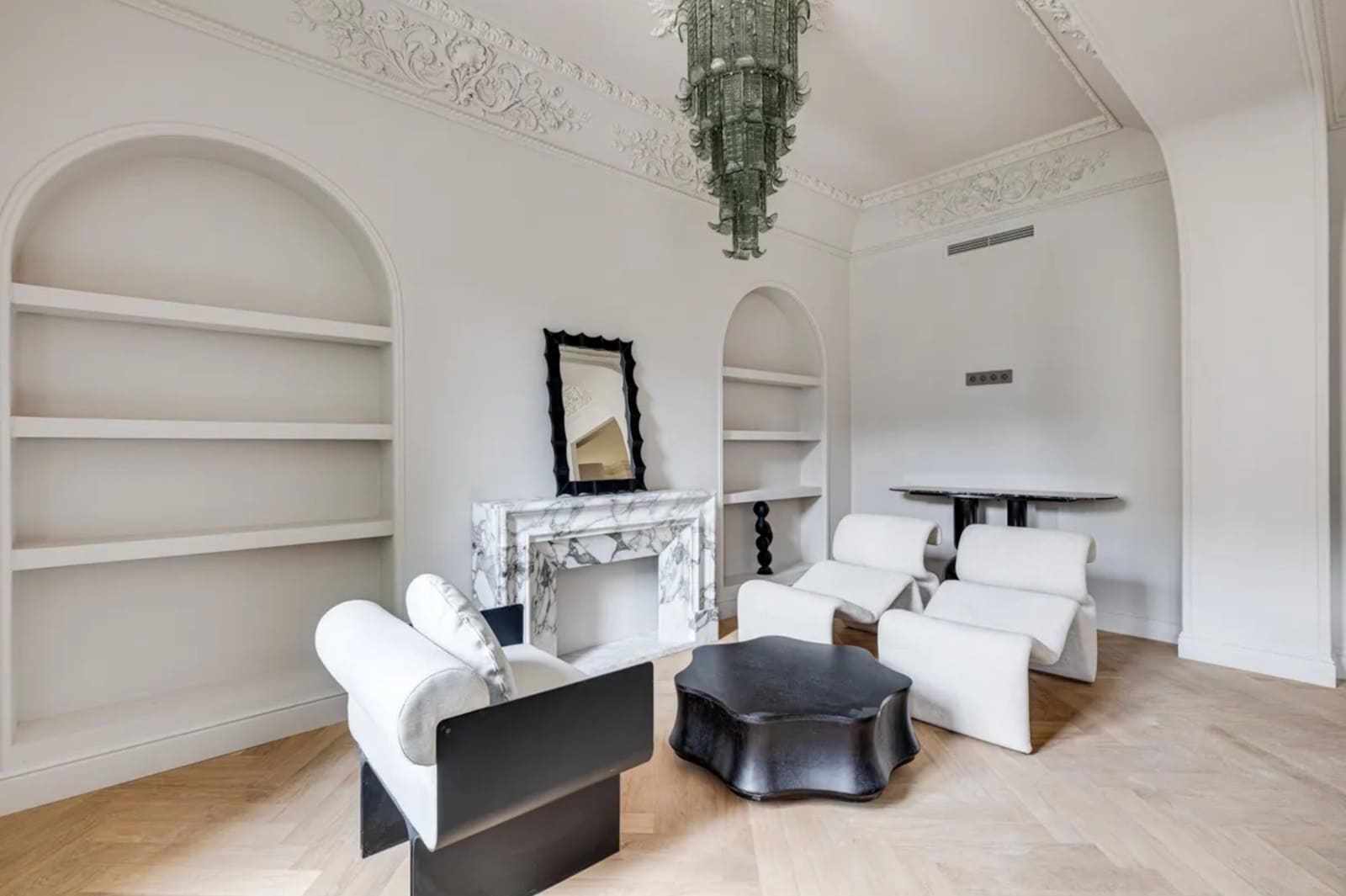 4 soveværelse Lejlighed til leje i Barcelona by - € 1.800 (Ref: 10034590)