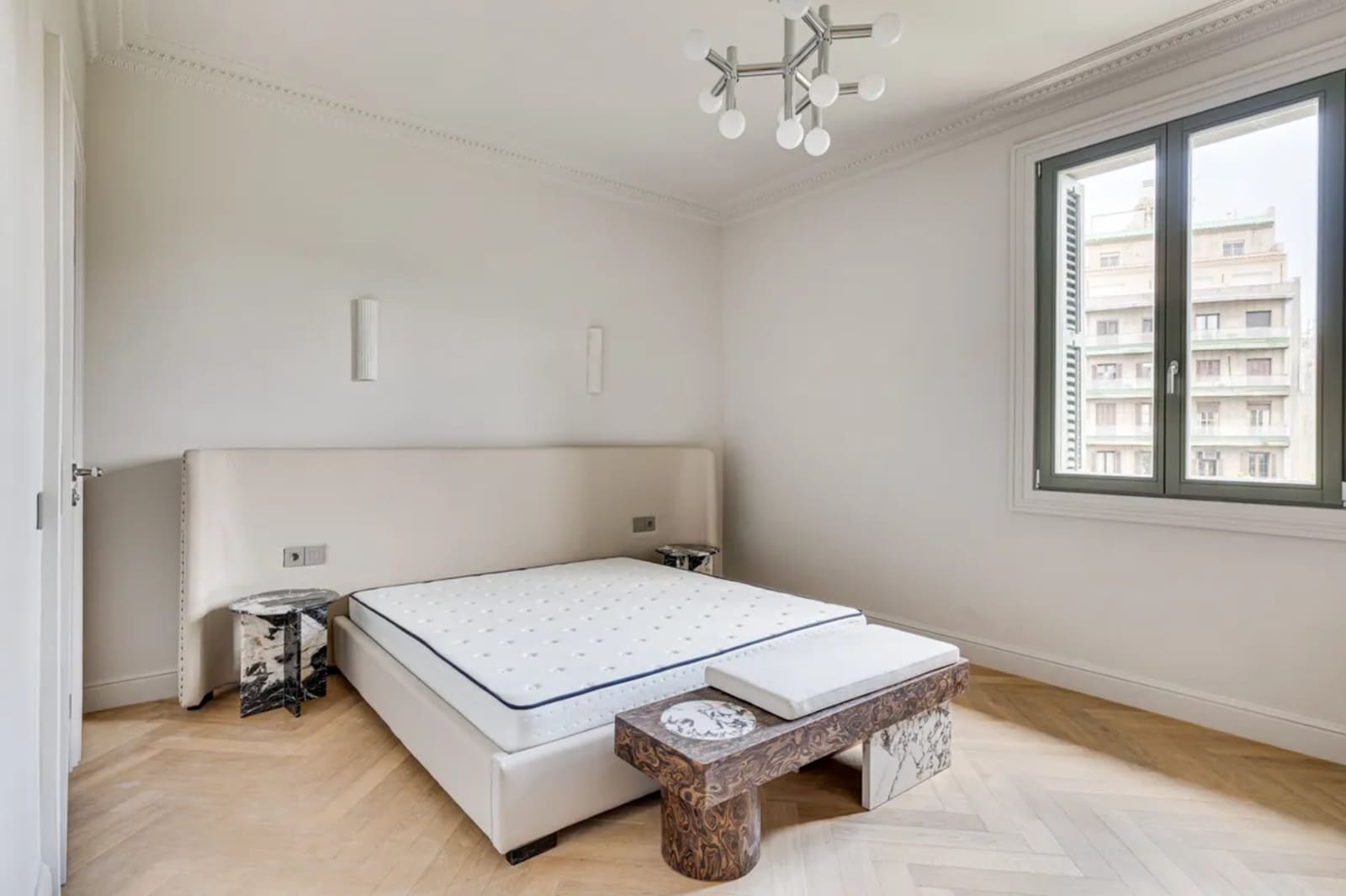 4 soveværelse Lejlighed til leje i Barcelona by - € 1.800 (Ref: 10034590)